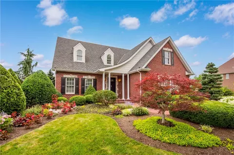 1005 Skyline Dr, Canonsburg, PA 15317