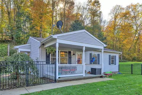 210 Valley Rd, West Sunbury, PA 16061