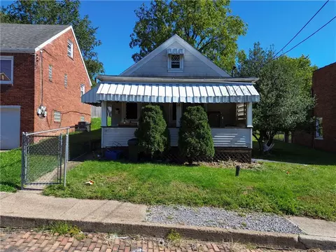 1231 Holmes St, Mckees Rocks, PA 15136
