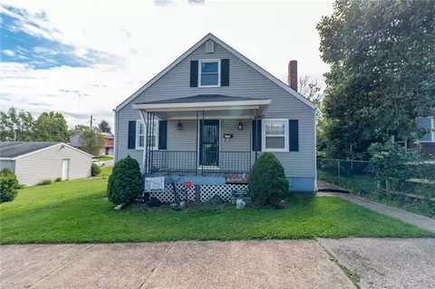 302 Baughman Ave, Jeannette, PA 15644