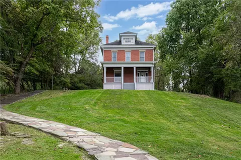98 Acheson Ave, Washington, PA 15301
