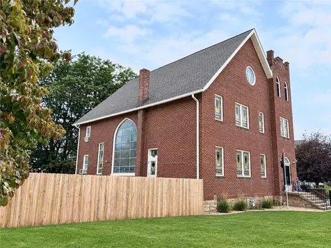1100 Vine St, Connellsville, PA 15425