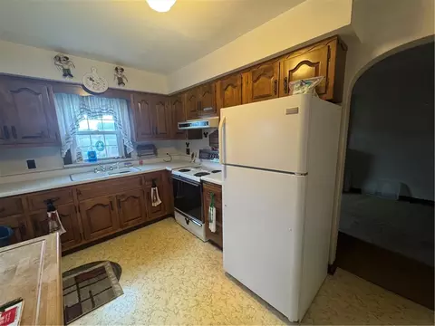 Kitchen - 1605 Ridge Ave, Arnold, PA 15068 photo 3 of 3