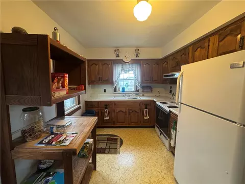 Kitchen - 1605 Ridge Ave, Arnold, PA 15068 photo 1 of 3