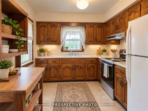 Kitchen - 1605 Ridge Ave, Arnold, PA 15068 photo 2 of 3