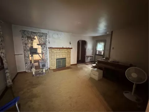Living - 1605 Ridge Ave, Arnold, PA 15068 photo 1 of 4
