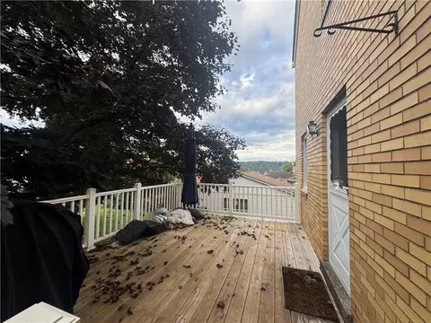Exterior - 1605 Ridge Ave, Arnold, PA 15068 photo 2 of 2