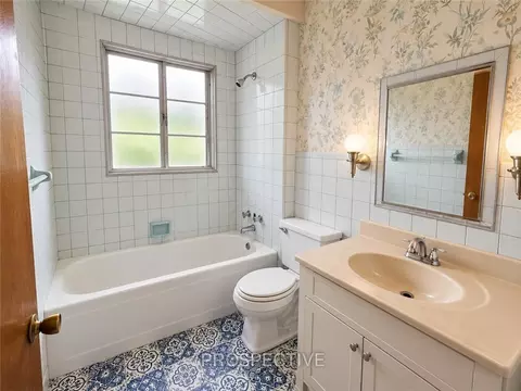 Bath - 459 Routh St, Monroeville, PA 15146 photo 2 of 6