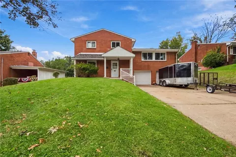 537 Fieldstone Dr, Monroeville, PA 15146