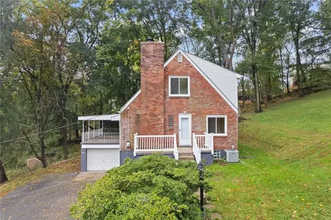 664 Manoah Dr, Bethel Park, PA 15102