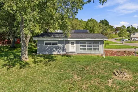 121 Crescent St, Evans City, PA 16033