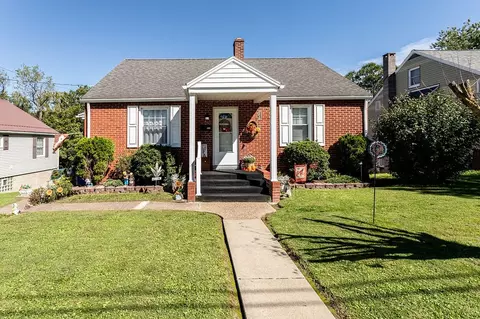 930 Franklin Ave, Connellsville, PA 15425