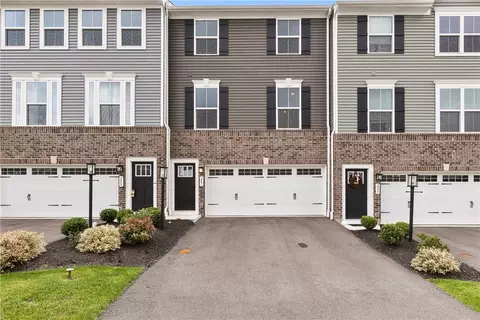 207 Yellowwood Ct, Washington, PA 15301