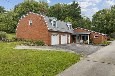 122 Young Ln, Beaver Falls, PA 15010