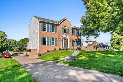 502 Meade Dr, Mckees Rocks, PA 15136