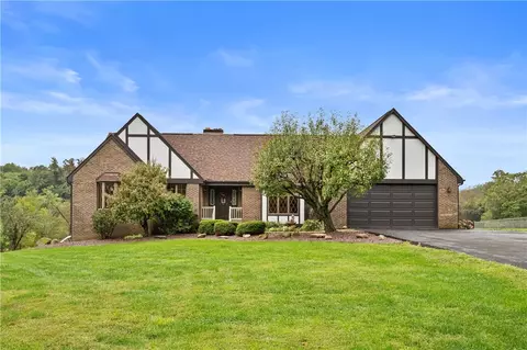 435 Weddell Dr, Belle Vernon, PA 15012