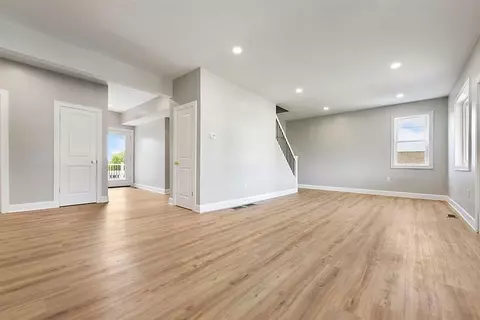 Living - 1076 Chapel Rd, Monaca, PA 15061 photo 6 of 7