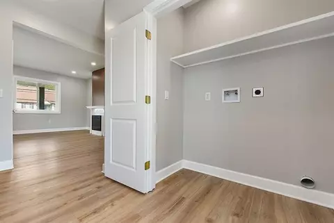 Entry Way - 1076 Chapel Rd, Monaca, PA 15061 photo 2 of 2