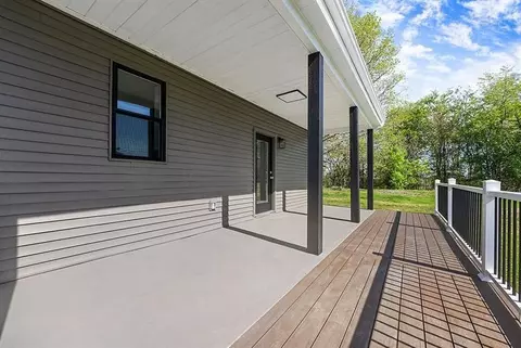 Exterior - 1076 Chapel Rd, Monaca, PA 15061 photo 4 of 6