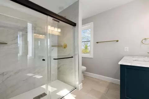 Bath - 1076 Chapel Rd, Monaca, PA 15061 photo 3 of 7