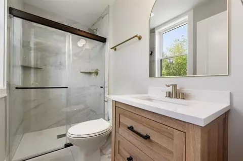 Bath - 1076 Chapel Rd, Monaca, PA 15061 photo 6 of 7