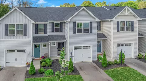 212 Smith Ln, Beaver Falls, PA 15010