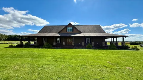 1666 District Rd, Fredonia, PA 16124
