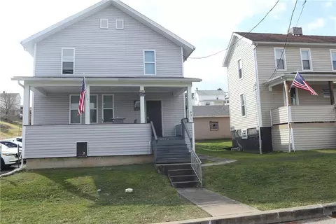 825831 6th St, California, PA 15419