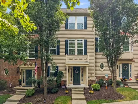 141 Lewisham Rd, Cranberry Township, PA 16066