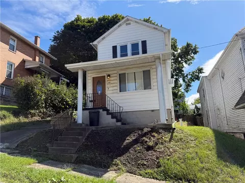 321 S 3rd St, Apollo, PA 15613