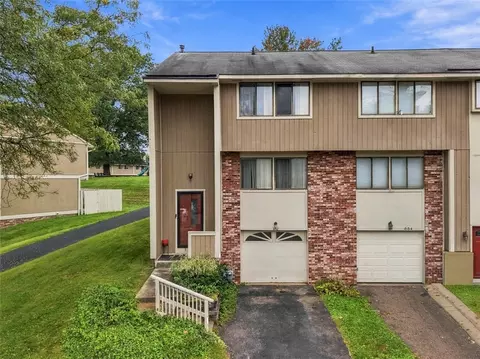 852 Wheatland Cir, Bridgeville, PA 15017