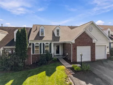 2005 Overlook Ct, Canonsburg, PA 15317
