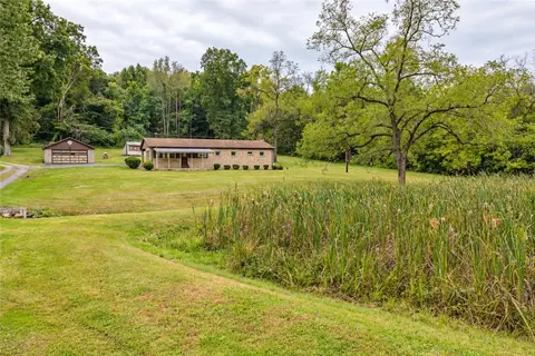 398 Moccasin Hollow Rd, Mount Pleasant, PA 15666