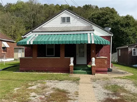 8 Penn Ave, Clarksville, PA 15322