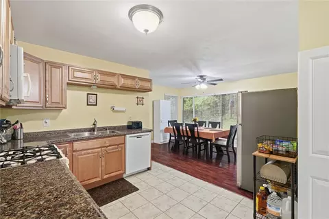 Kitchen - 809 Hackberry Dr, Monroeville, PA 15146 photo 3 of 5
