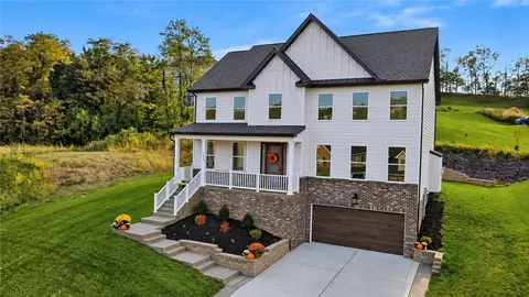 137 Morningstar Dr, Belle Vernon, PA 15012