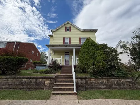 311 N 5th St, Youngwood, PA 15697