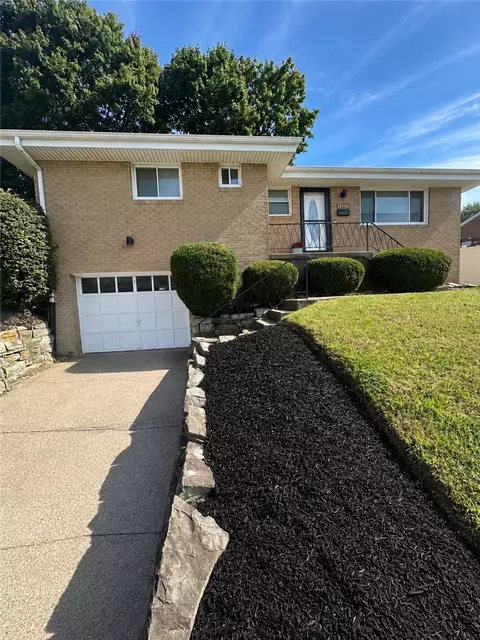 1502 Whitewood Dr, Pittsburgh, PA 15220