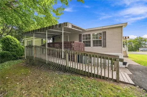 118 Highland Dr, Tarentum, PA 15084