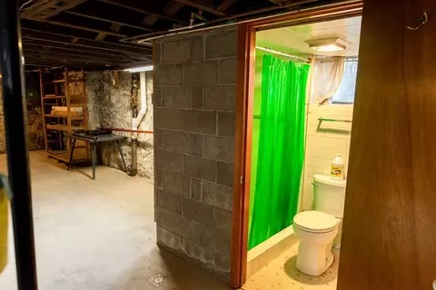Bath - 855 Jackson, Monaca, PA 15061 photo 2 of 2