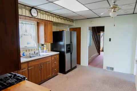 Entry Way - 855 Jackson, Monaca, PA 15061 photo 1 of 8
