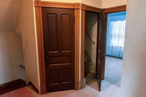 Entry Way - 855 Jackson, Monaca, PA 15061 photo 5 of 8