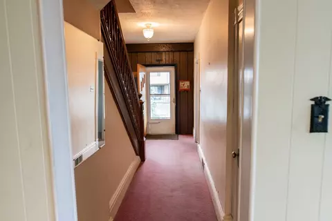 Entry Way - 855 Jackson, Monaca, PA 15061 photo 3 of 8