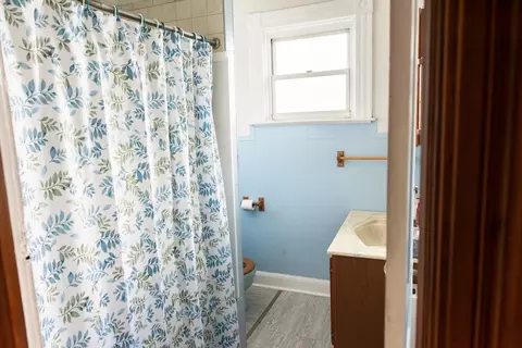 Bath - 855 Jackson, Monaca, PA 15061 photo 1 of 2