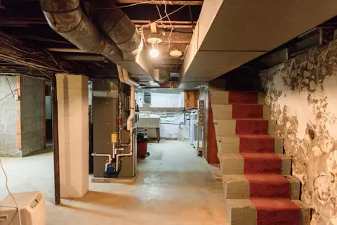 Entry Way - 855 Jackson, Monaca, PA 15061 photo 7 of 8