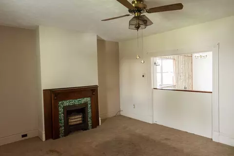 Living - 855 Jackson, Monaca, PA 15061 photo 1 of 3