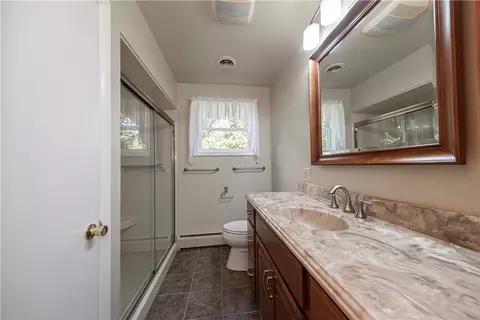 Bath - 174 Mowry Rd, Monaca, PA 15061 photo 1 of 2