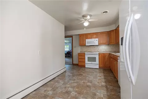 Entry Way - 174 Mowry Rd, Monaca, PA 15061 photo 1 of 1