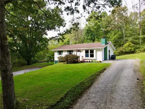 151 Spring Valley Rd, Evans City, PA 16033