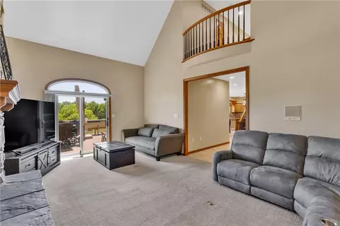 Living - 7 Hawthorne Ln, Irwin, PA 15642 photo 3 of 3